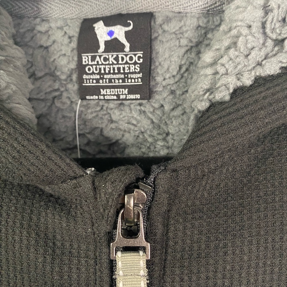 The Black Dog kids bonded hooded vest NWT - Picture 4 of 9